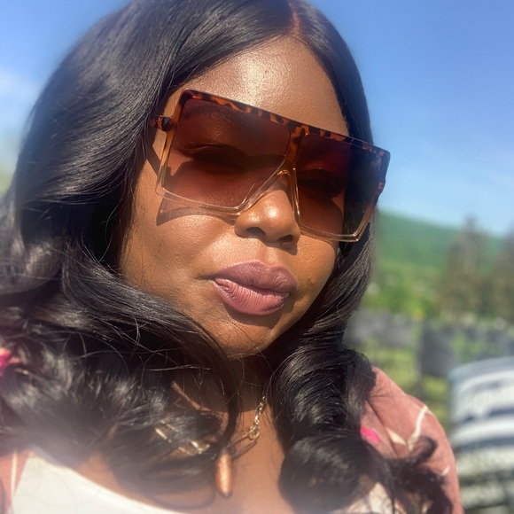 Meet your Posher, Linda - Picture 1 of 1